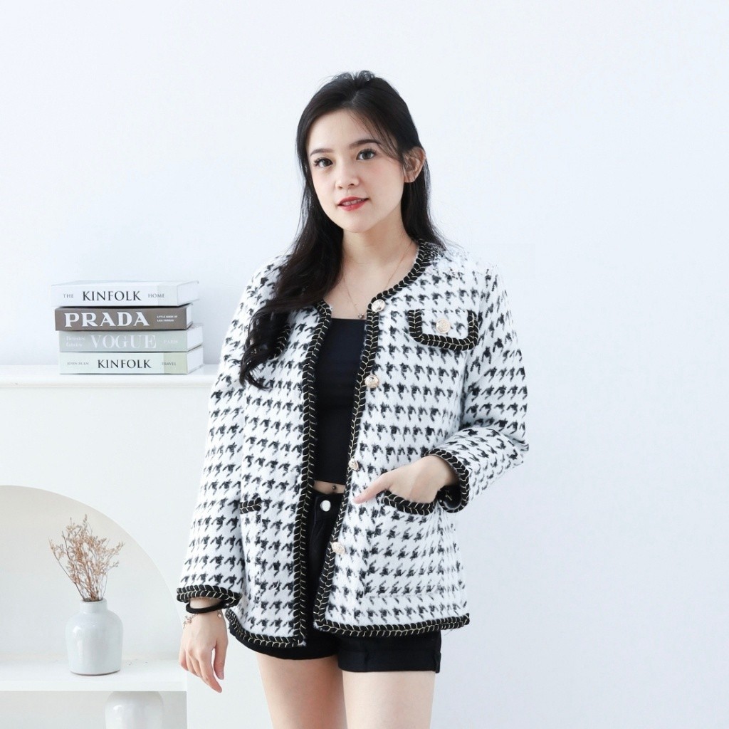 ROSELLA Gebby Cardigan | Cardigan Rajut Wanita Premium Fury Knit Blazer Rajut Premium Putih Hitam