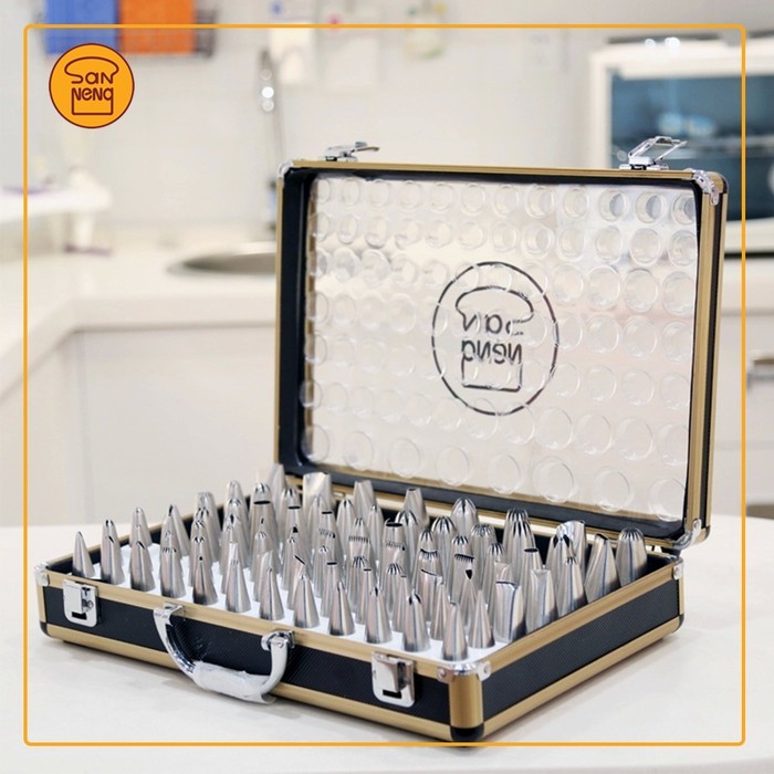 

Sanneng SN7011 - Pastry Tips 80 Pcs/Set + Suitcase Koper Stainless 304