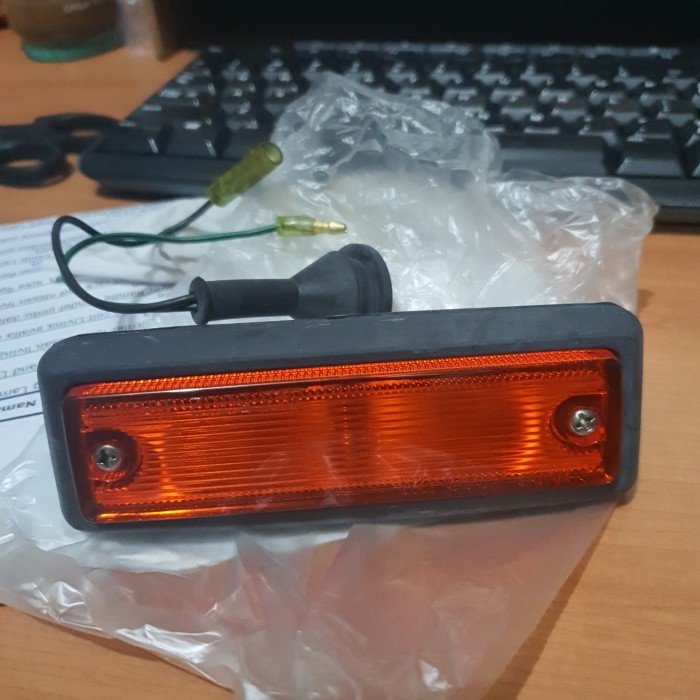 Patrol Y60 sen sign fender spakboard lampu lamp assy Nissan
