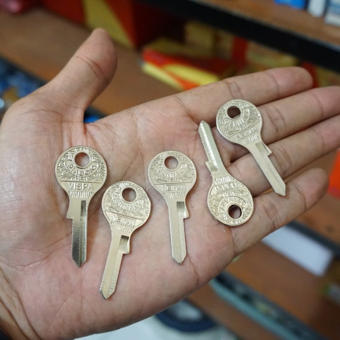 ] Aksesoris Vespa Anak Kunci Neiman Vespa Klasik