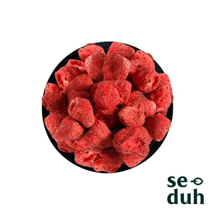 

Buah Stroberi Kering Utuh / Freeze Dried Strawberry Fruit 500 Gram Terbaru 100 % Original