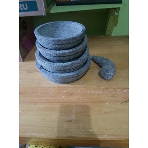 

cobek batu asli 100% + free ulekannya asli 20cm SM88