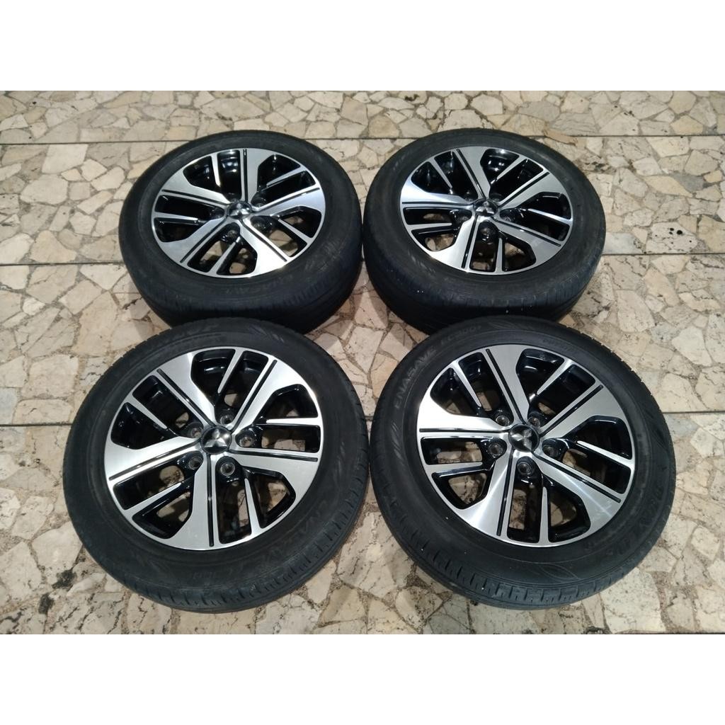 Velg Ori Copotan Bekas Xpander Ultimate Ring 16 Pcd 5X114 + Ban Dunlop 205 55 R16 Buat Mobil Grandma