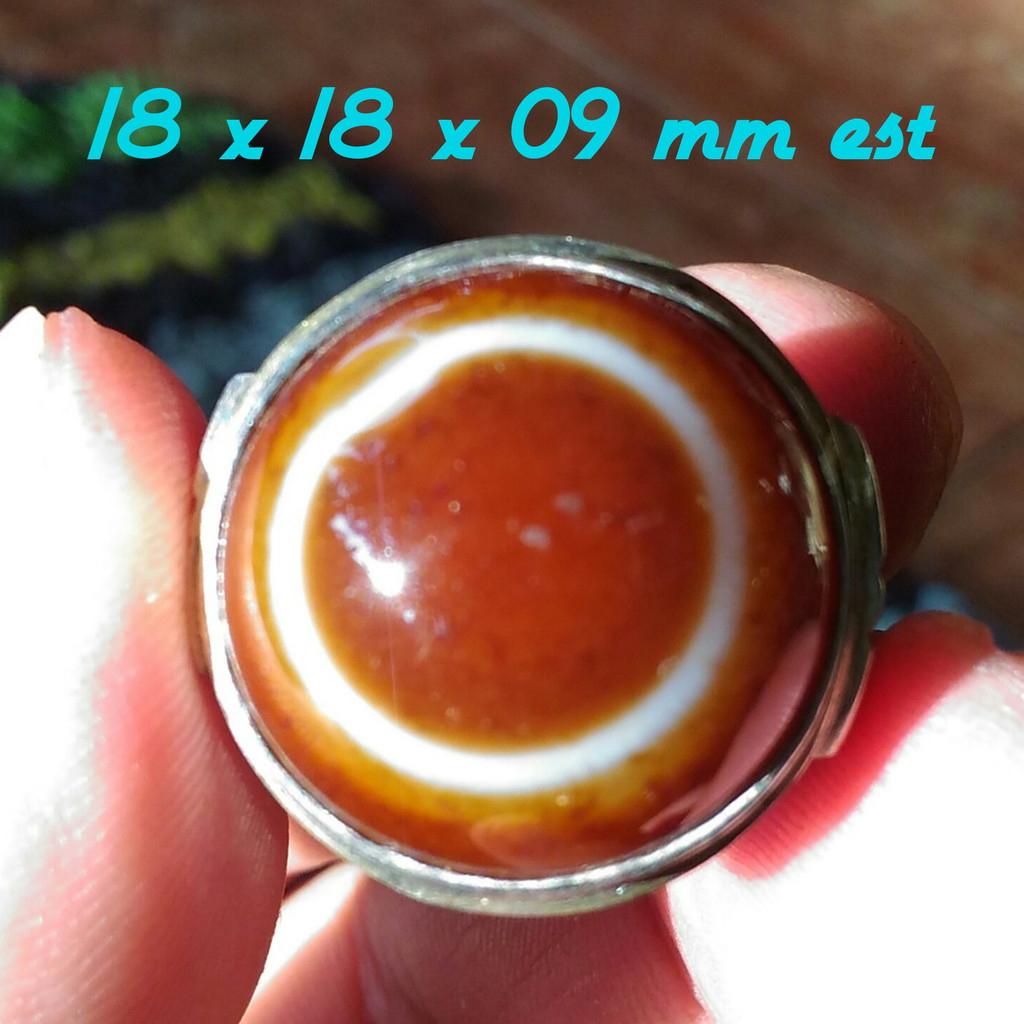 Natural Sulaiman Merah Motif Puser Bhumi Top Kristal Medium Size