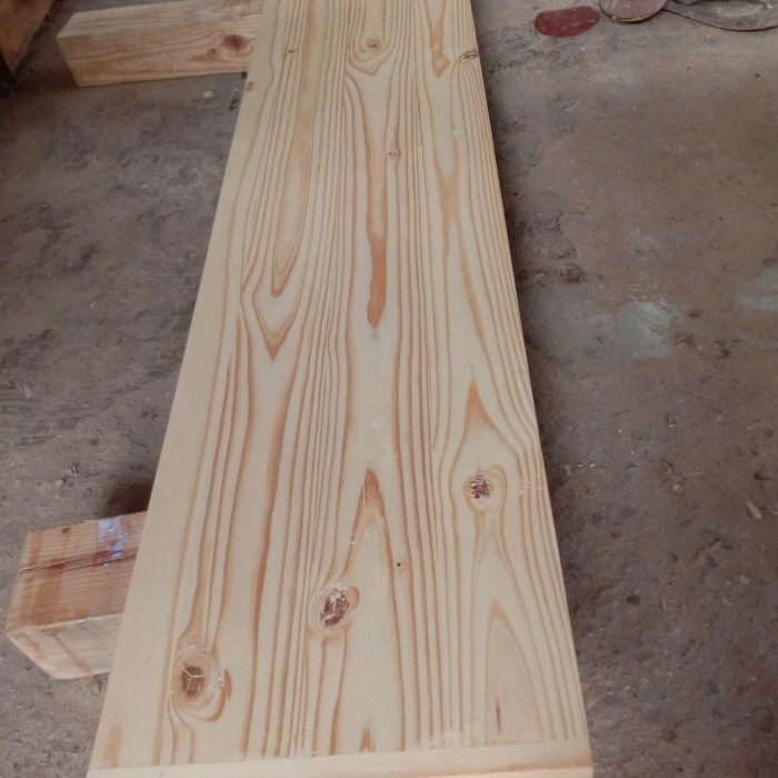 

Kayu Jatibelanda Ambalan papan kayu jati belanda 20x70cm tebal 2 cm