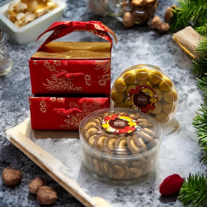 

Hampers Imlek Chinese New Year/Parcel Box Imlek Sincia Kue Ready