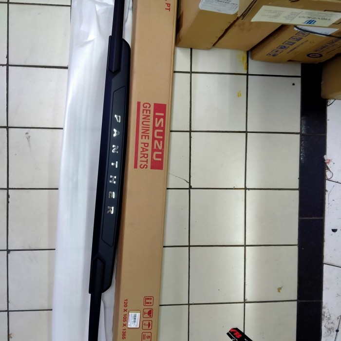 garnis linsence plat nomor belakang Isuzu panther original