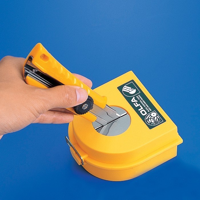

Tempat Sampah Cutter Blade Disposal Case DC-2 Olfa