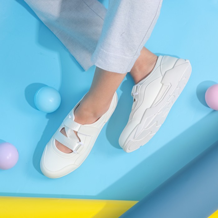 ELIRA Timi White Sepatu Sneakers Wanita