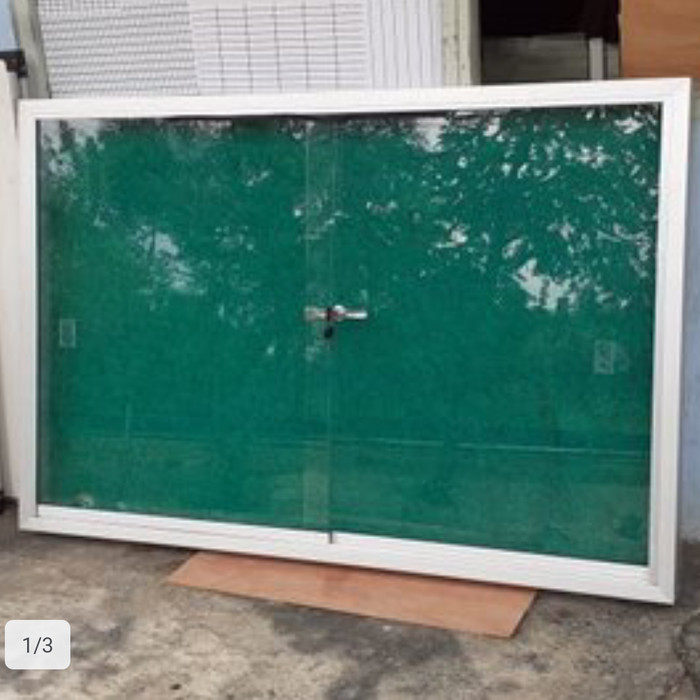 

papan Mading informasi kaca gantung UK.90x120