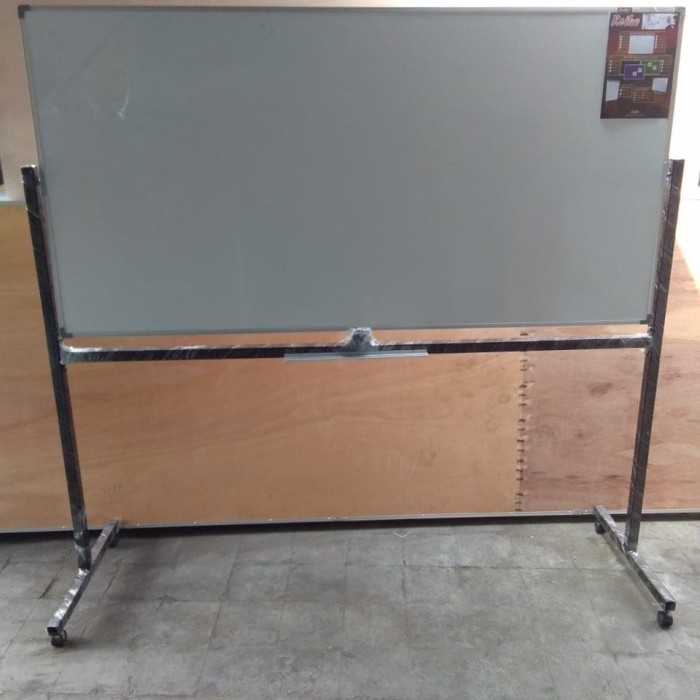 

White board ukuran 240 x 120, double face, kaki