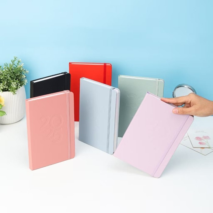 

Terlaris Planner 2025 #Leather/ The Future is/ Agenda weekly Journal SALE