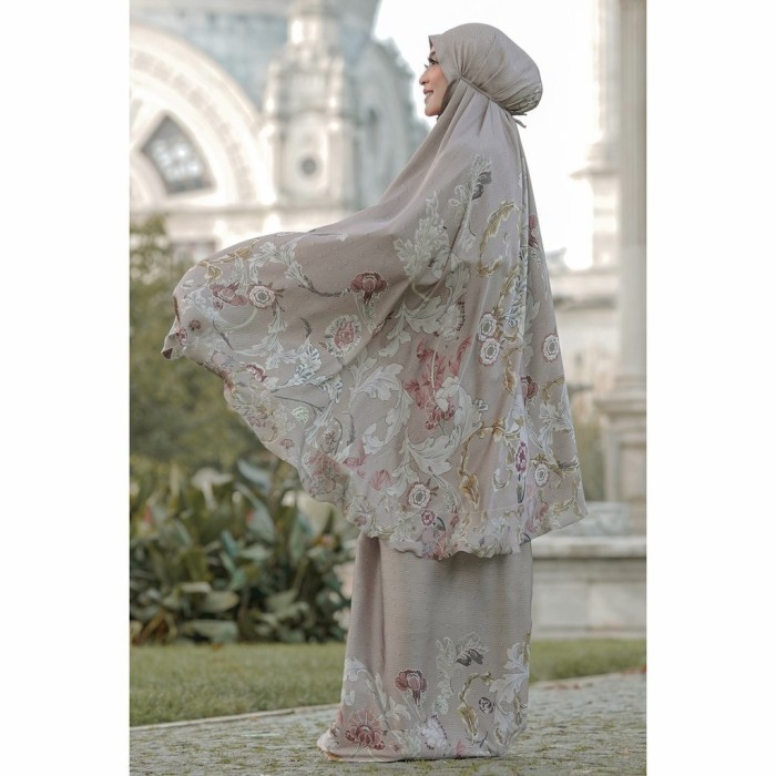 Minajshop Buttonscarves Prayer Robe The Royale Series
