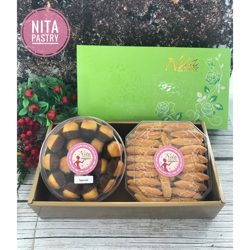 

Nita Pastry Paket Parcel Isi 2 Toples