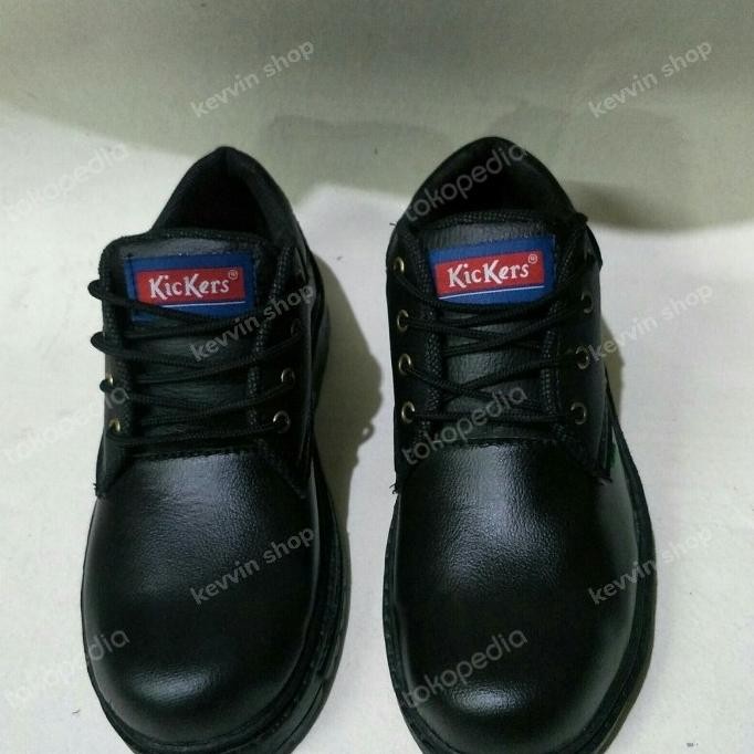 sepatu safety pria kickers