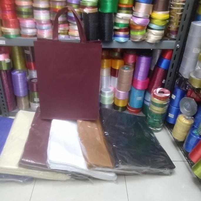 

tas kain spunbond bahan tebal 100 GSM isi 12 (30*12*40)