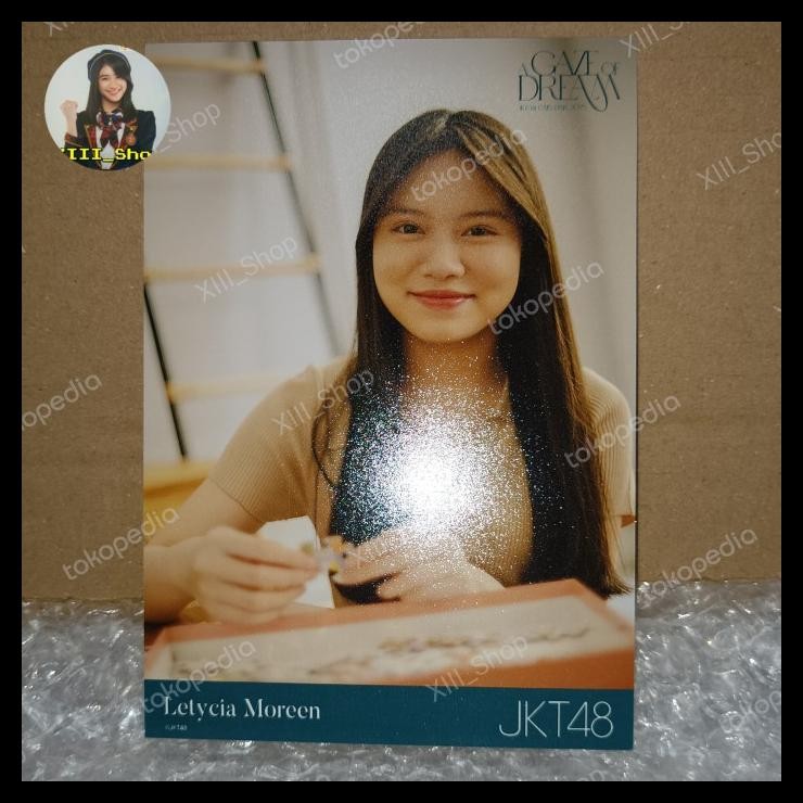 

terbaru !!! photopack moreen jkt48 kalender 2025 a gaze of dream ready