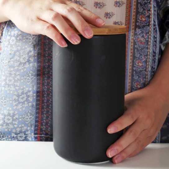 

OBRAL Toples Keramik Tempat Biji Kopi Bumbu Dapur Serbaguna Tutup Kayu 800ml