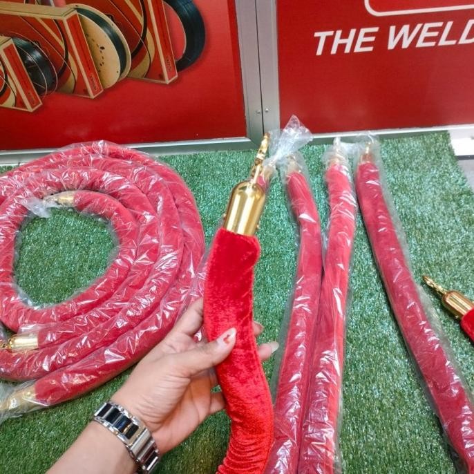 

Spesial Tali Bludru Buat Tiang Antrian Bulat Warna Merah Dan Biru