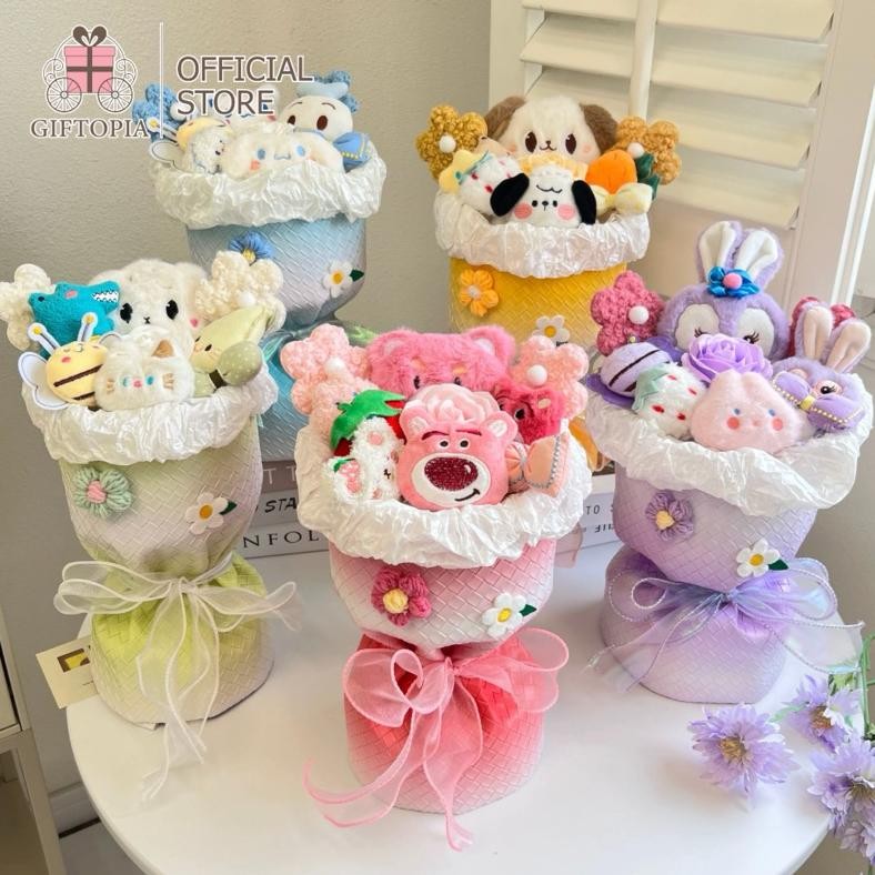 

GIFTOPIA READYSTOCK Buket Boneka Plush Hadiah Hari Ultah Birthday Valentine Anniversary Bouquet LED Ulang Tahun Sanrio Kuromi Lotso Strawberry Bear