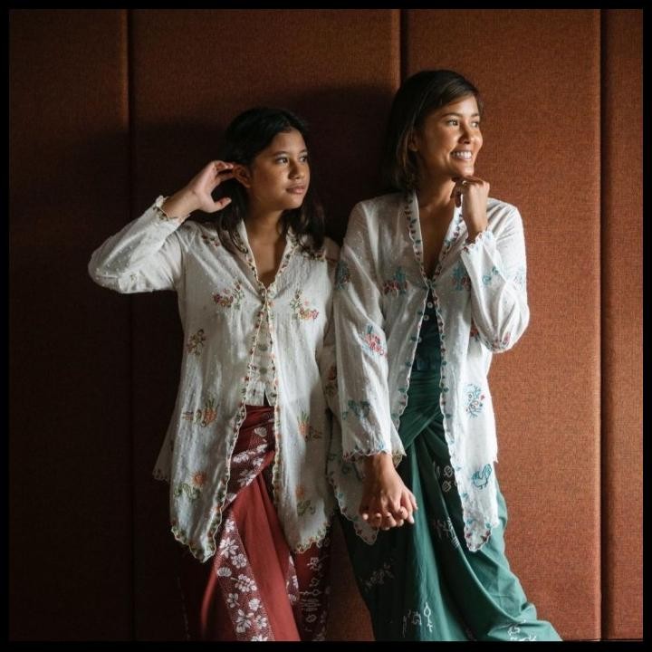 Kebaya Encim Embroidered Batik Bordir Sejauh Mata Memandang Best Seller