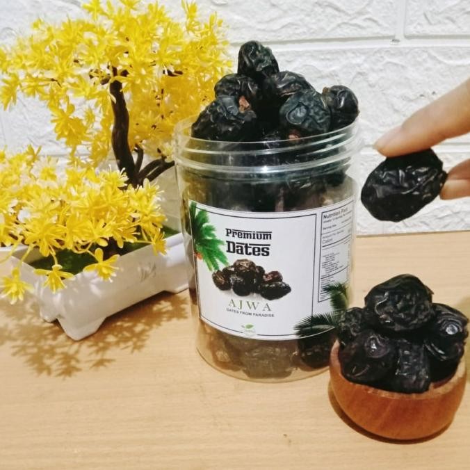 

Kurma Ajwa Madinah Original