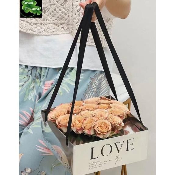 

ul-64 SQUARE Silver Magic Bloombox Tulisan LOVE / Flower Box/Kotak Bunga / Kotak Kerajinan Realfood /HBD / Lebaran/Valentine / Hari ibu Sale