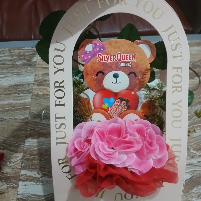 

JUAL BUKET VALENTINE COKLAT DAN BUNGA
