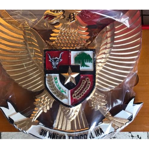 Patung Burung Garuda Bahan Kayu