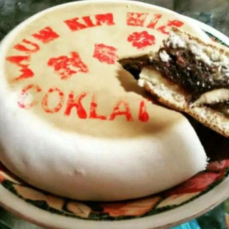 

Lariis Kue Bulan Mooncake Tong Jiu Pia Phia Ny. Lauw (Lauw Kim Wie) Halal