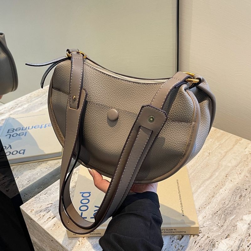 Large Capacity Bag SpecialInterest Design Shoulder Messenger Bag Popular Texture Saddle Dumpling Bag