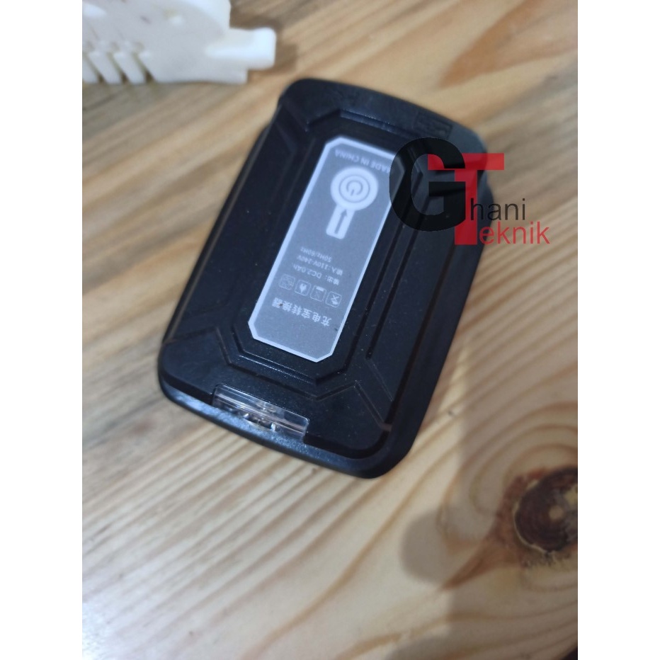 ADAPTER DUAL USB CONVERTER DENGAN LAMPU LED UNTUK MAKITA LXT