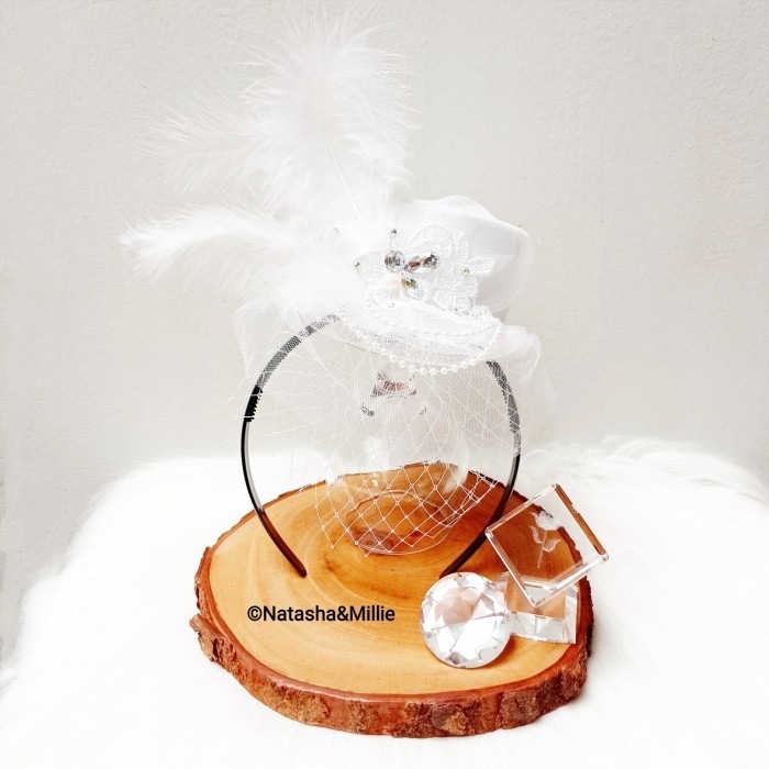 BANDO VICTORIAN FEATHER HAT +++ BIRDCAGE VEIL (WHITE)