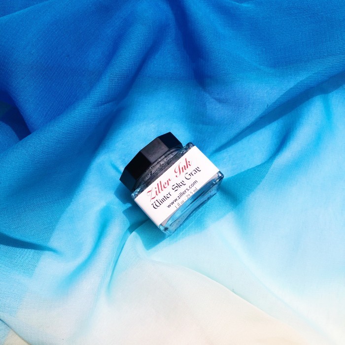 

Ziller Calligraphy Ink / Tinta Kaligrafi in Winter Sky Gray