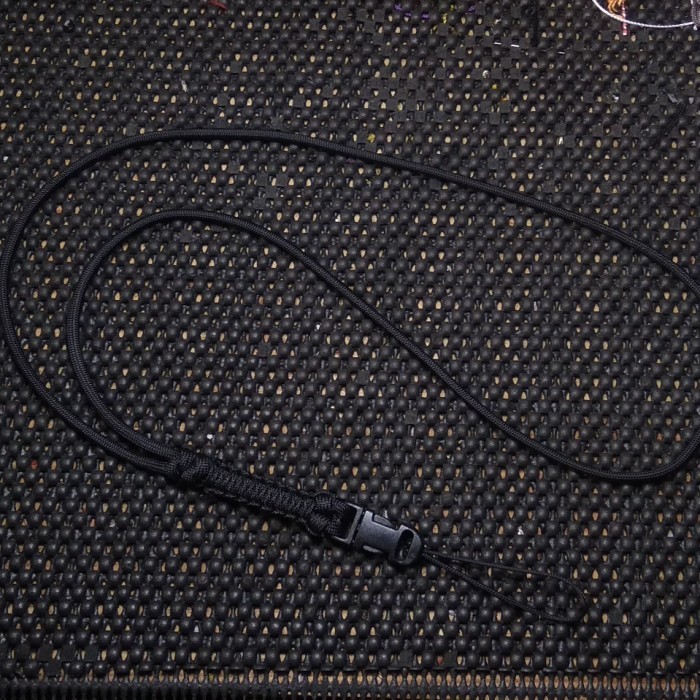 

Produk Baruu! lanyard paracord vape pods id card Full black