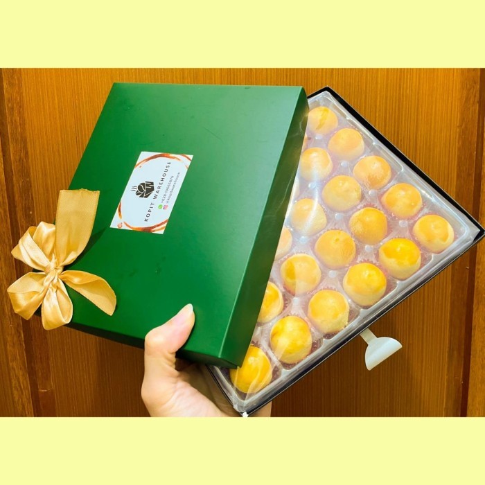 

KUE KERING NASTAR BOX