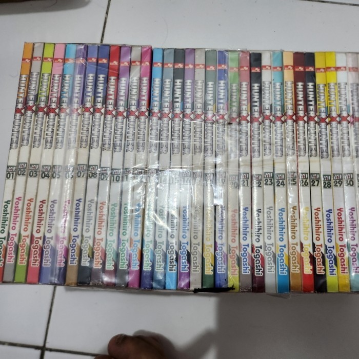 Komik Hunter X Hunter set vol 1-36, 5 buku ga segel, sisanya segel ori