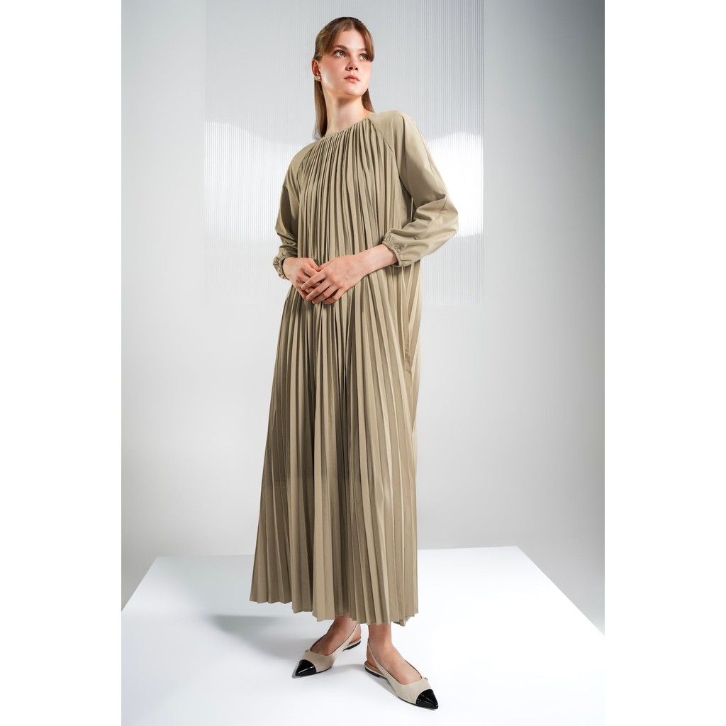 Benang Jarum - Charlotte Pleated Long Dress - Choco