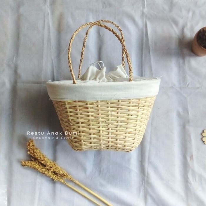 Prihatiwi - Tas Rotan - Wadah Snack - Kado Tas - Kerajinan Rotan Unik - Souvenir