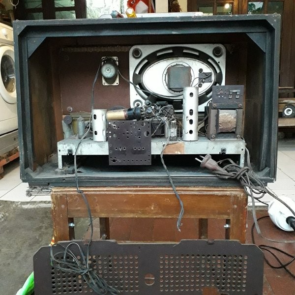 TERLARIS Nordmende Bremen Mondola vintage valve radio antik jadul roti tabung