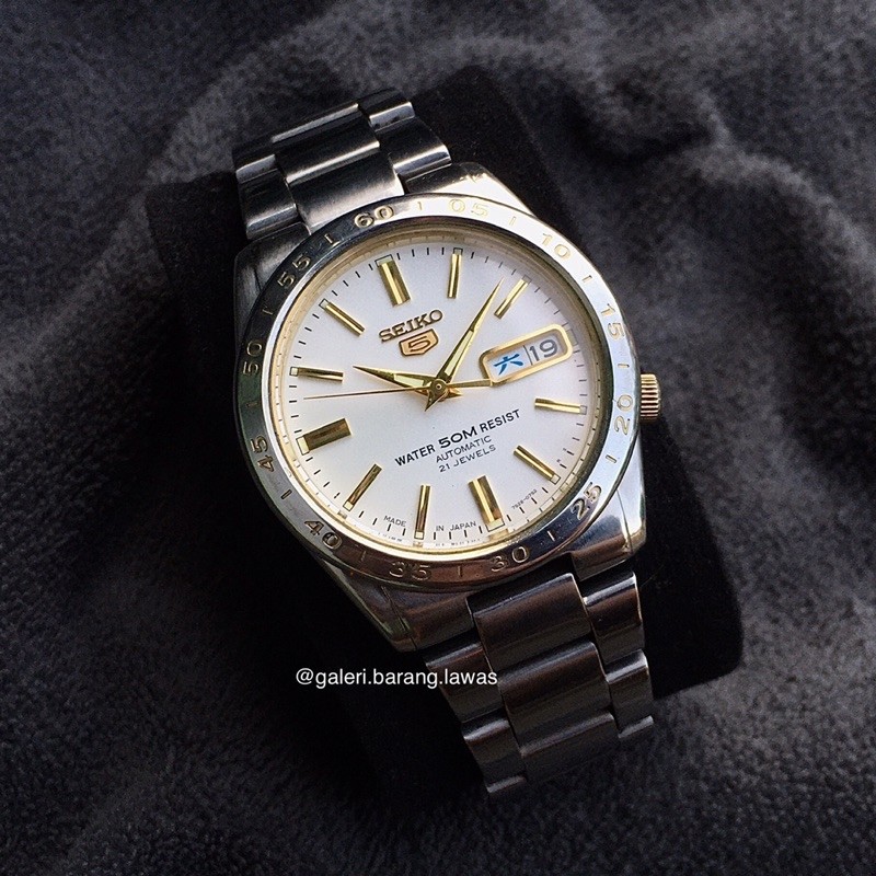 SEIKO 5 SNKE AUTOMATIC CAL.7S26A
