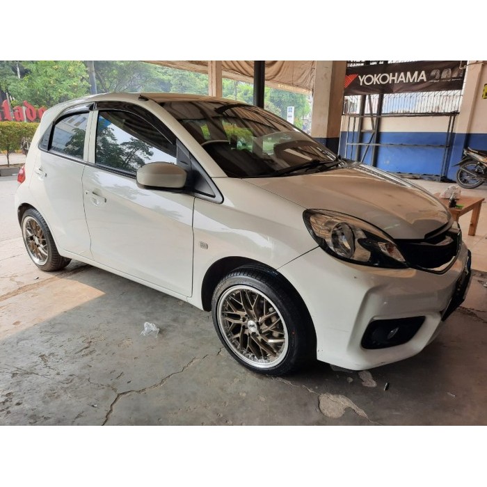 paket murah velg Mobil HONDA BRIO ring 16 HSR SEPULU plush ban