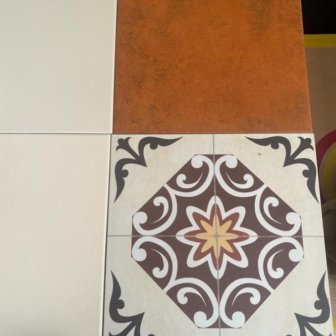 Roman Granit Lantai Vintage dGaudy Octtagono GTA332723R/Keramik Marun H24C