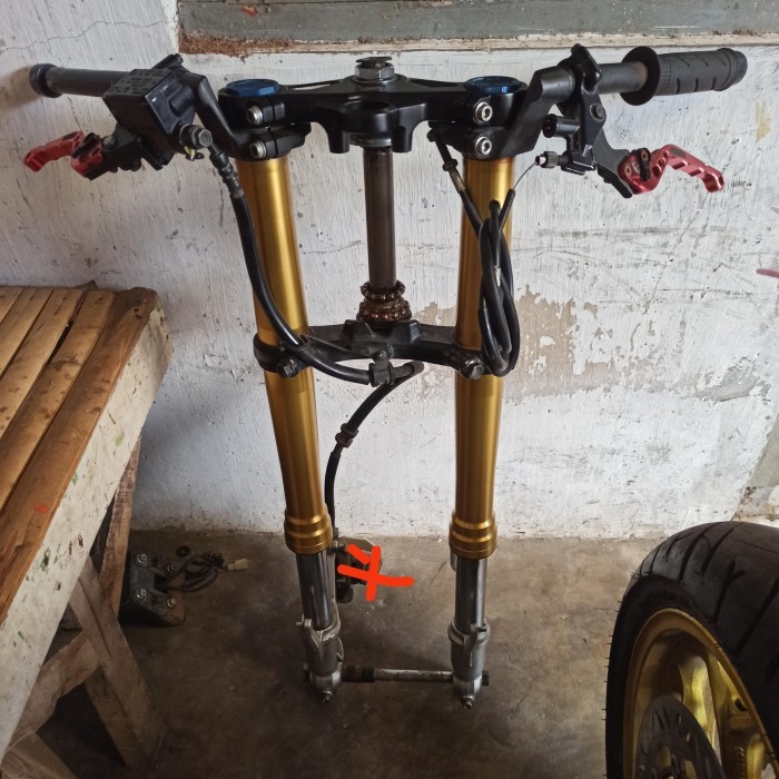{Bekas} shock up side down usd original Cbr250rr Diskon