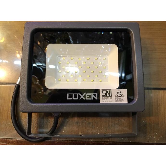 Lampu sorot LED 30watt Luxen / kap sorot led / floodlight led luxen