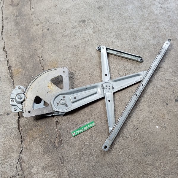 (Bekas) Regulator Kaca Manual Engkol Granmax Gran Max Grandmax Pickup Pintu Kiri L Asli Original