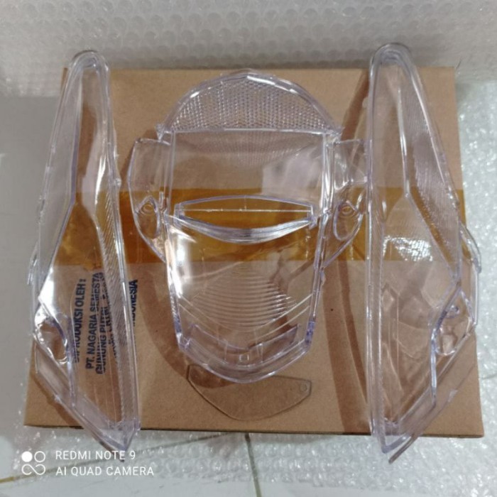 MIKA MICA KACA LAMPU STOP REM BELAKANG PUTIH BENING REVO ABSOLUTE