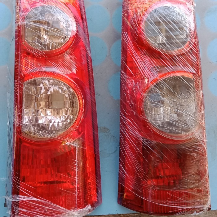 Lampu stop belakang TOYOTA AVANZA XENIA VVTI 2004-2008- 2010