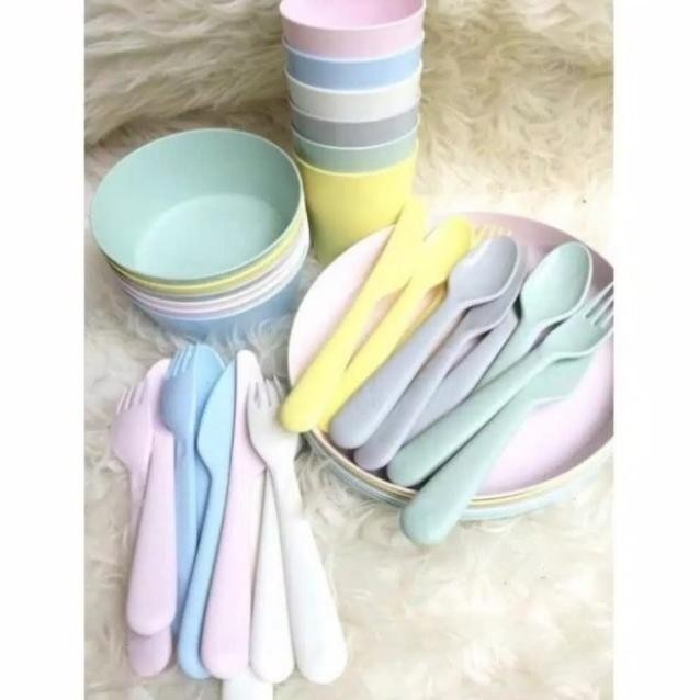 Gd 1 Set Alat Makan Plastik (Mangkuk,Piring,Gelas,Garpu,Sendok)