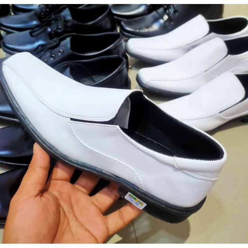 Pantofel Pria SEPATU PANTOFEL PUTIH KULIT/SEPATU VANTOFEL PUTIH PRIA/SEPATU FANTOPEL PUTIH PERAWAT